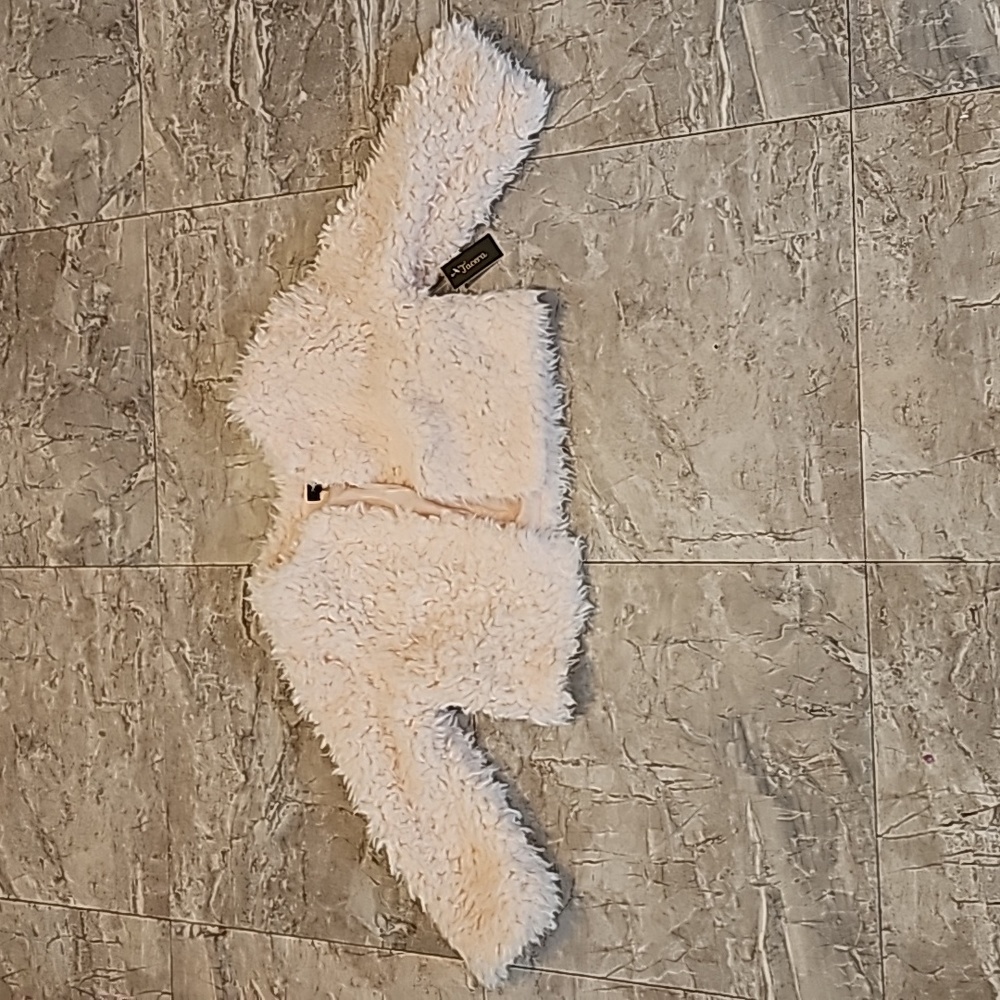 NWT Jacera Faux Fur Cream Size Small